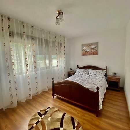Apartament Sunshine Leilighet Orşova Eksteriør bilde